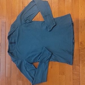 Lululemon long-sleeved thumb hole boat neck workout tee
